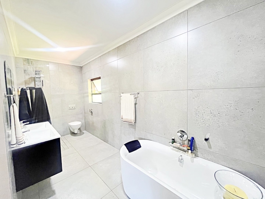 Commercial Property for Sale in Broederstroom North West